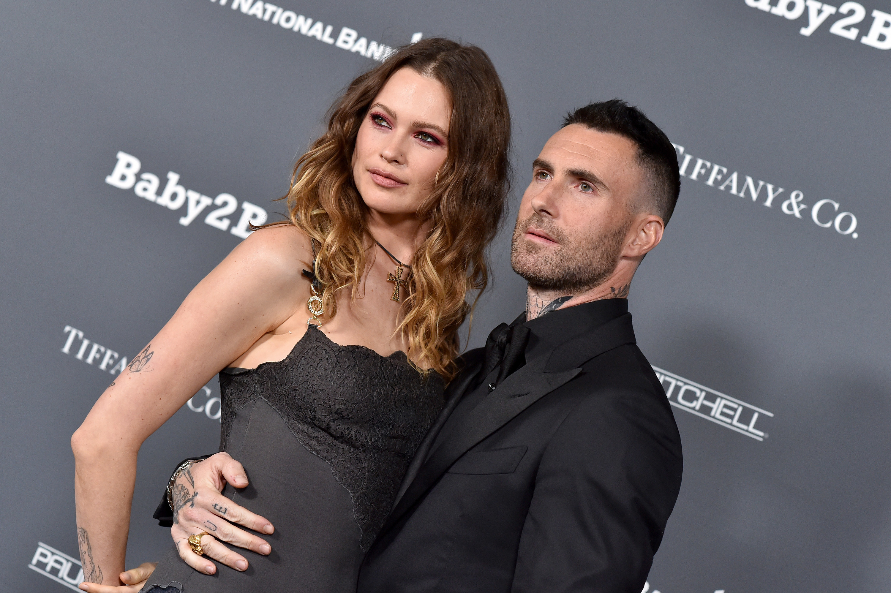 Adam Levine amor o con la modelo Sumner Stroh - 57