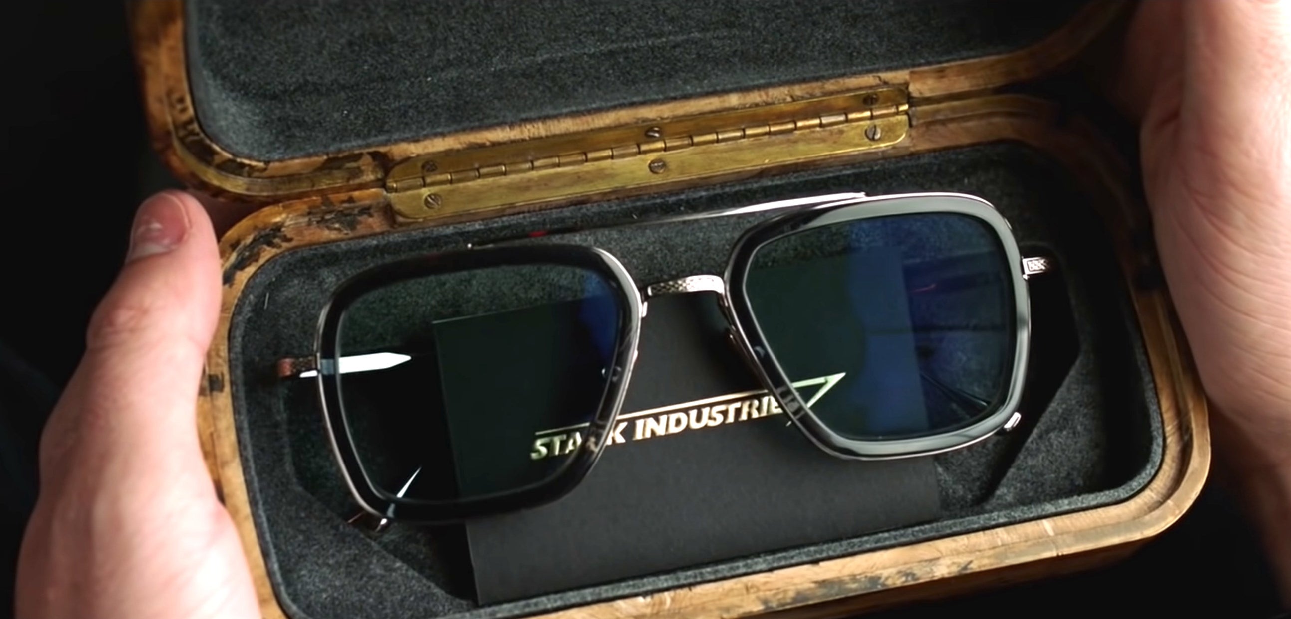 Tony Stark&#x27;s glasses