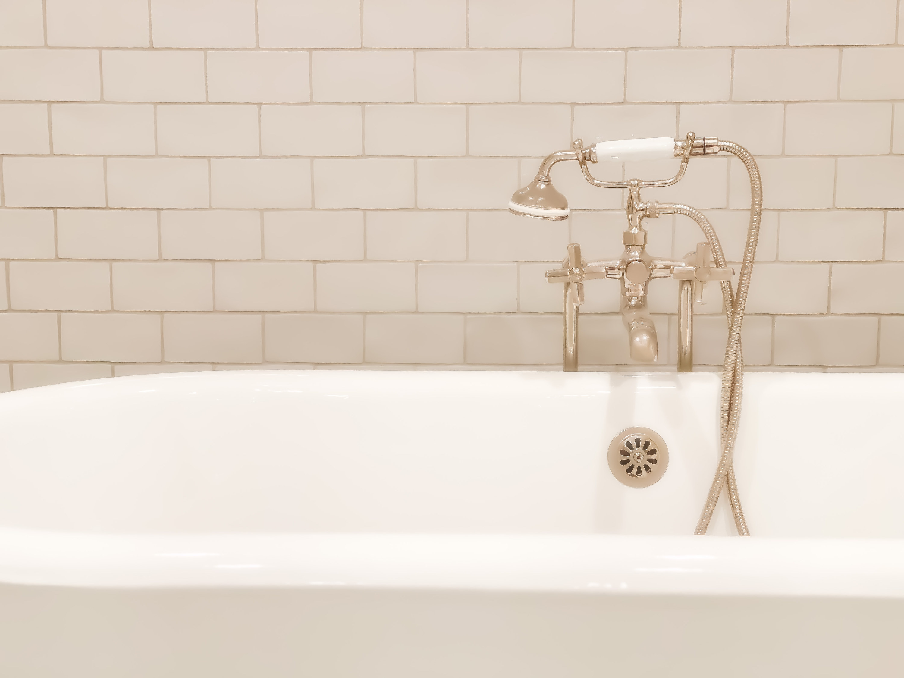 An empty bathtub