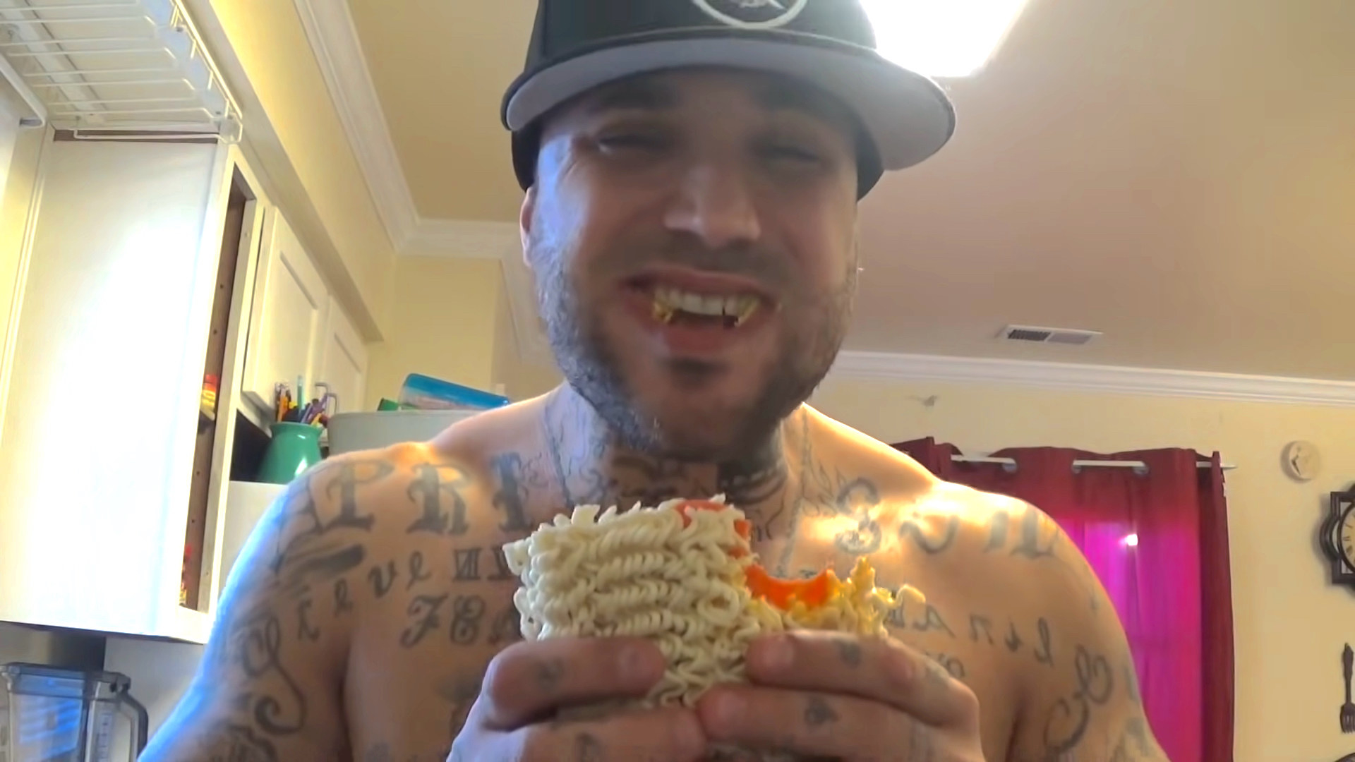 eating a dry ramen sandwich