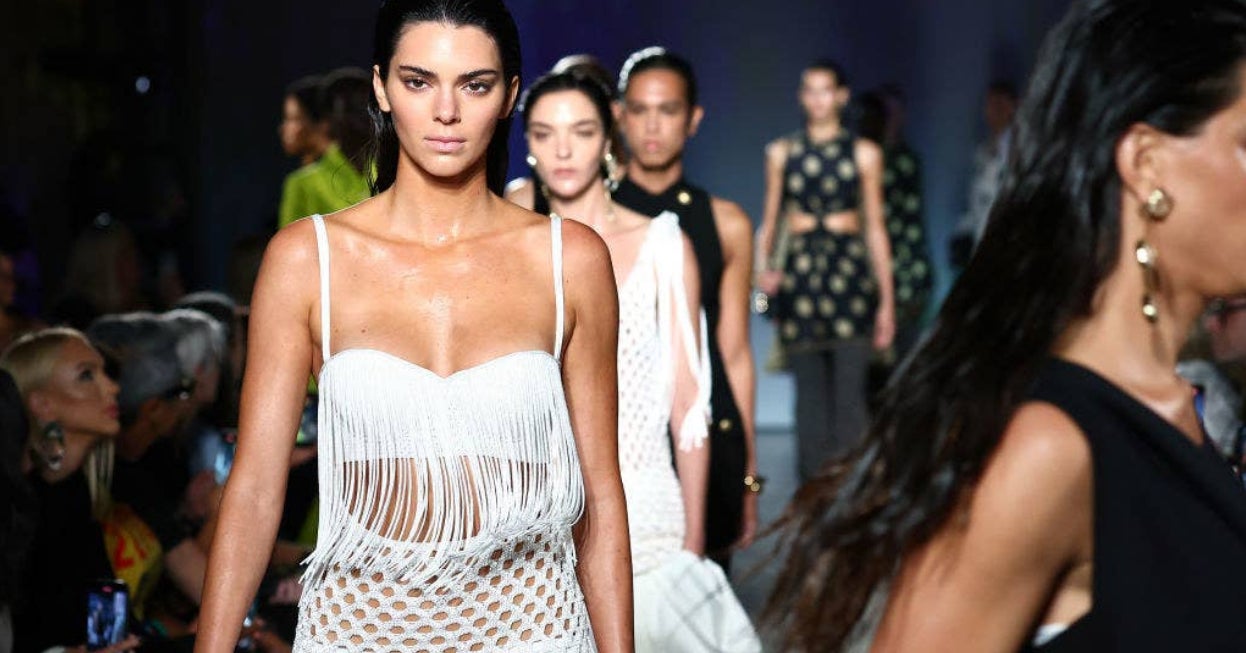 Are Fashion Week Models Paid? We Got To The Bottom Of It