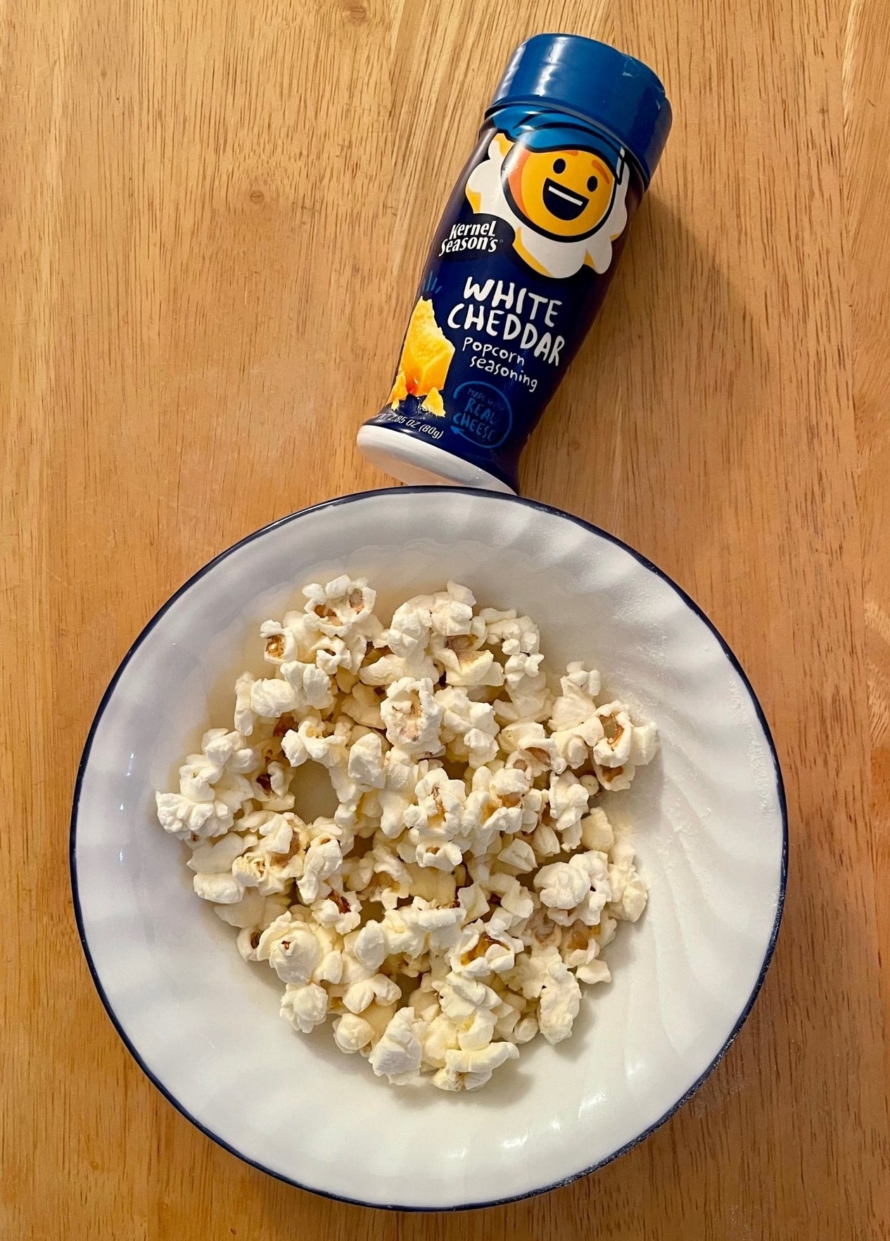 Popcorn with White Cheddar Popcorn Seasoning