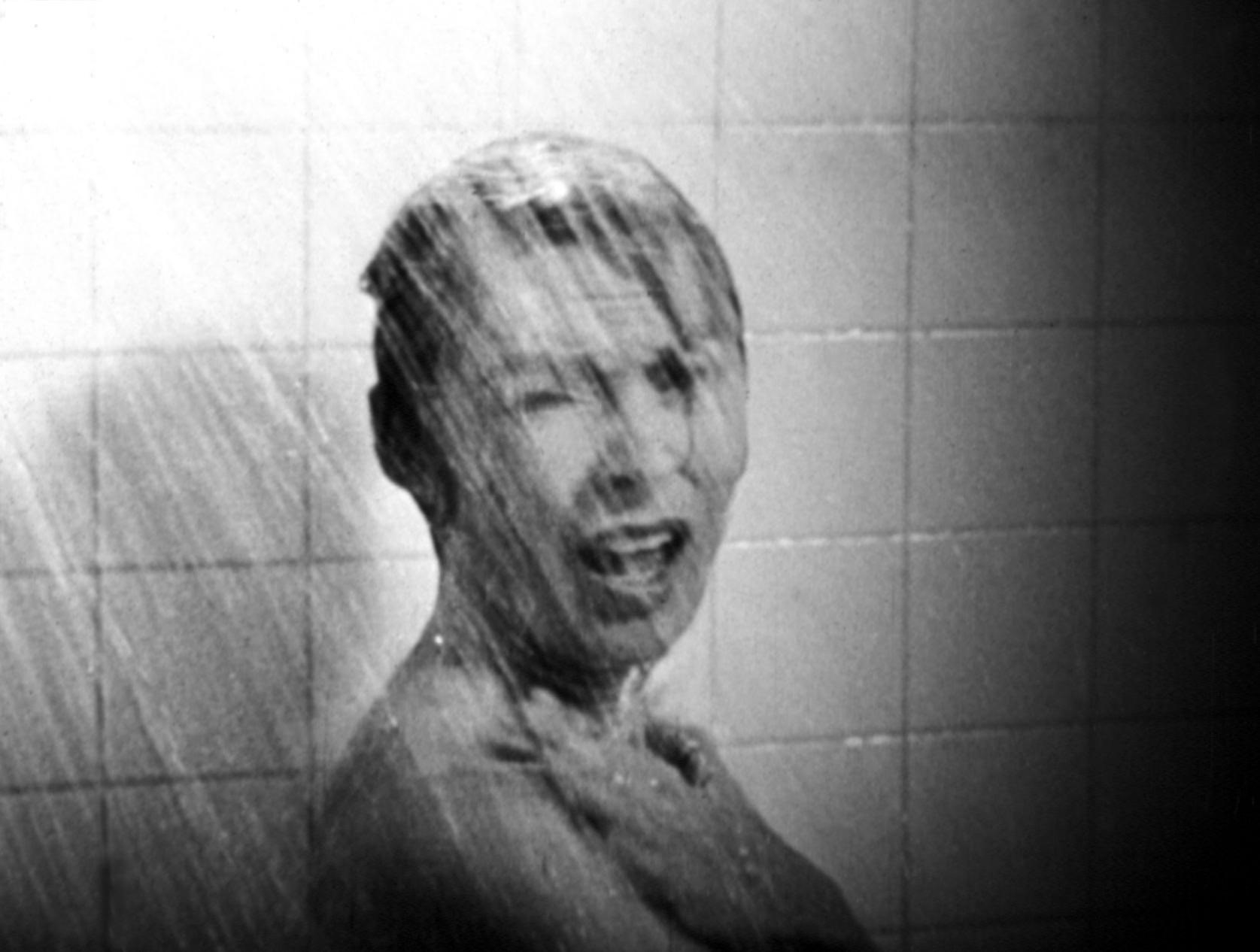 Janet Leigh stands in the shower