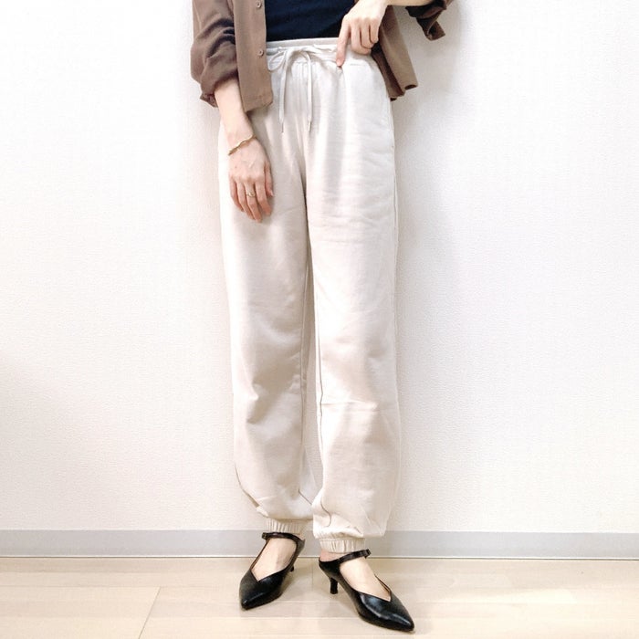 色違いも買っておけばよかった…！GUの「楽ちんパンツ」家でも外でもガンガン着回せる！