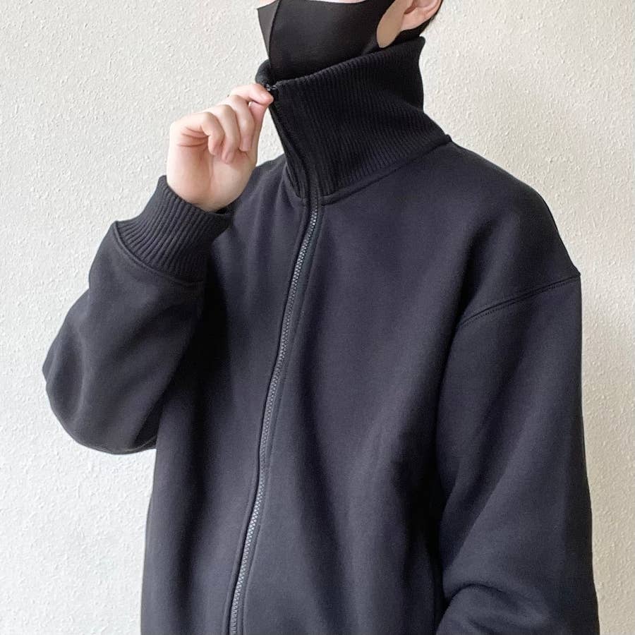 ジャージ感覚でガンガン使える！ユニクロの「楽ちんジャケット」着心地 