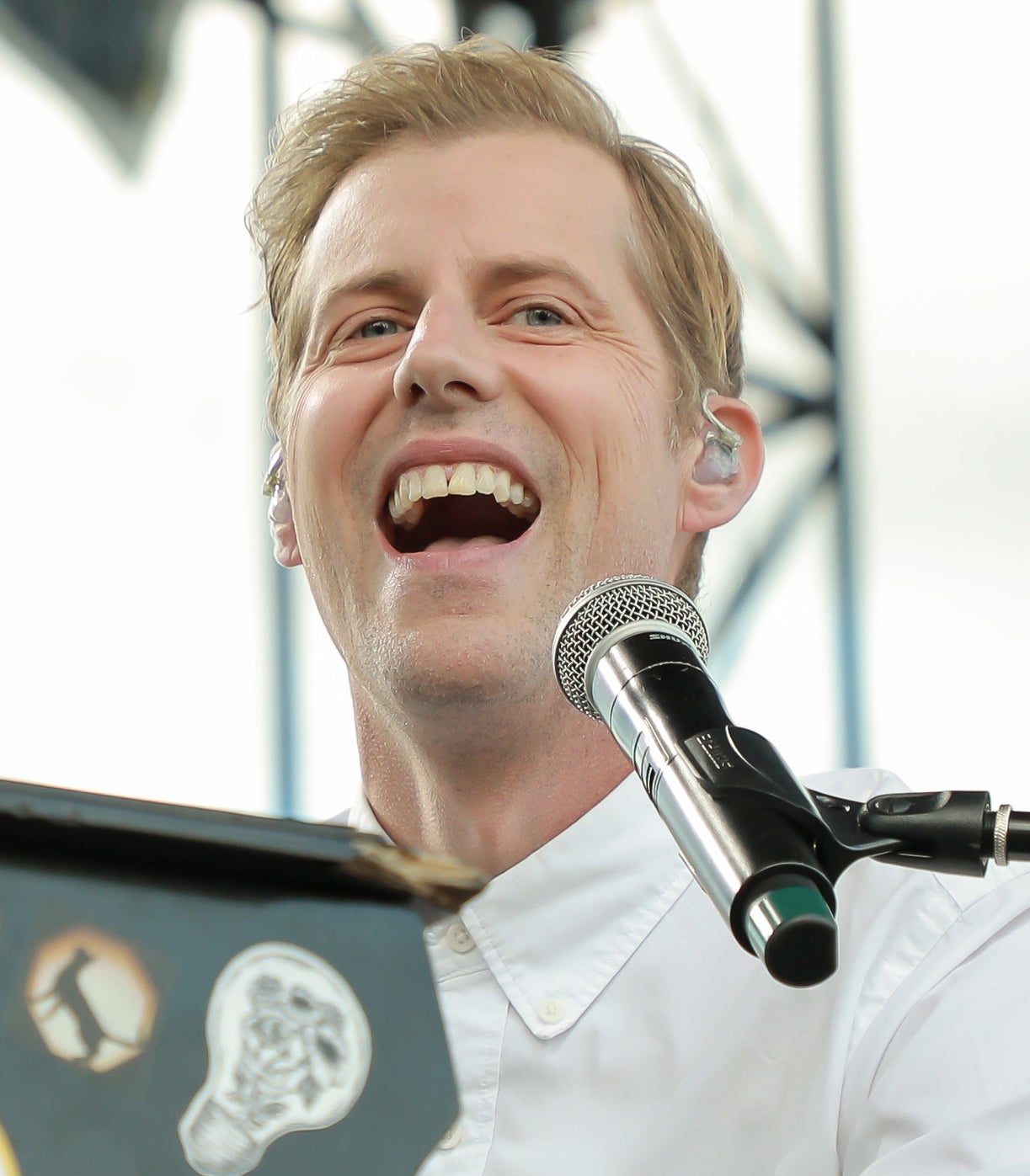 Andrew McMahon onstage