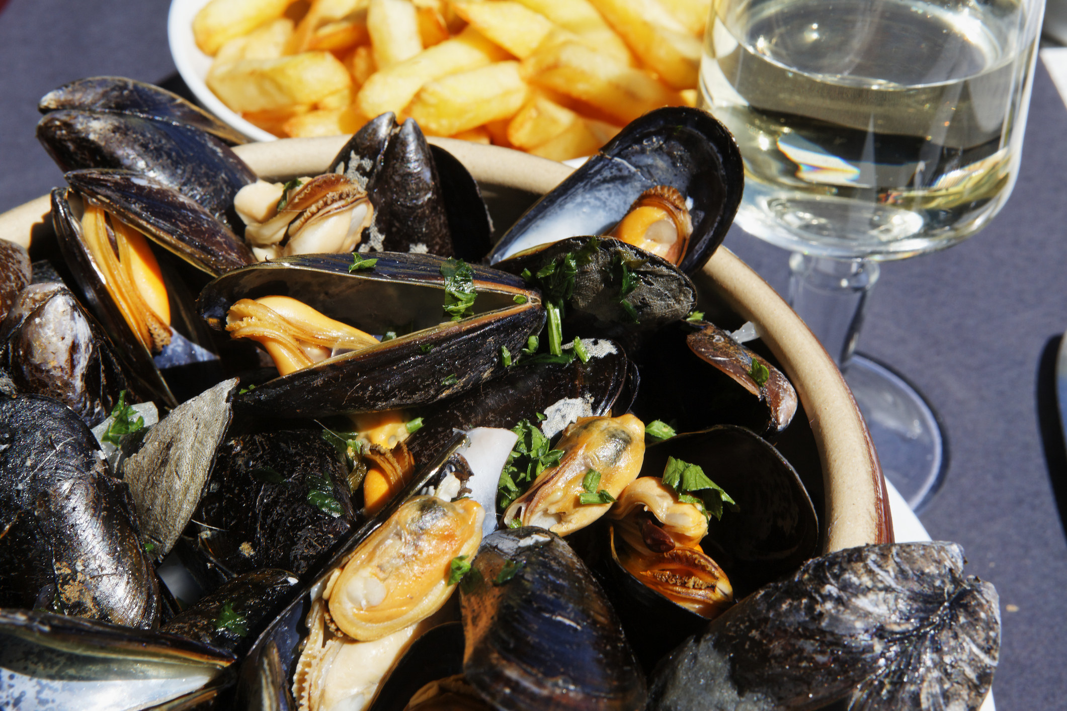 plate of mussels
