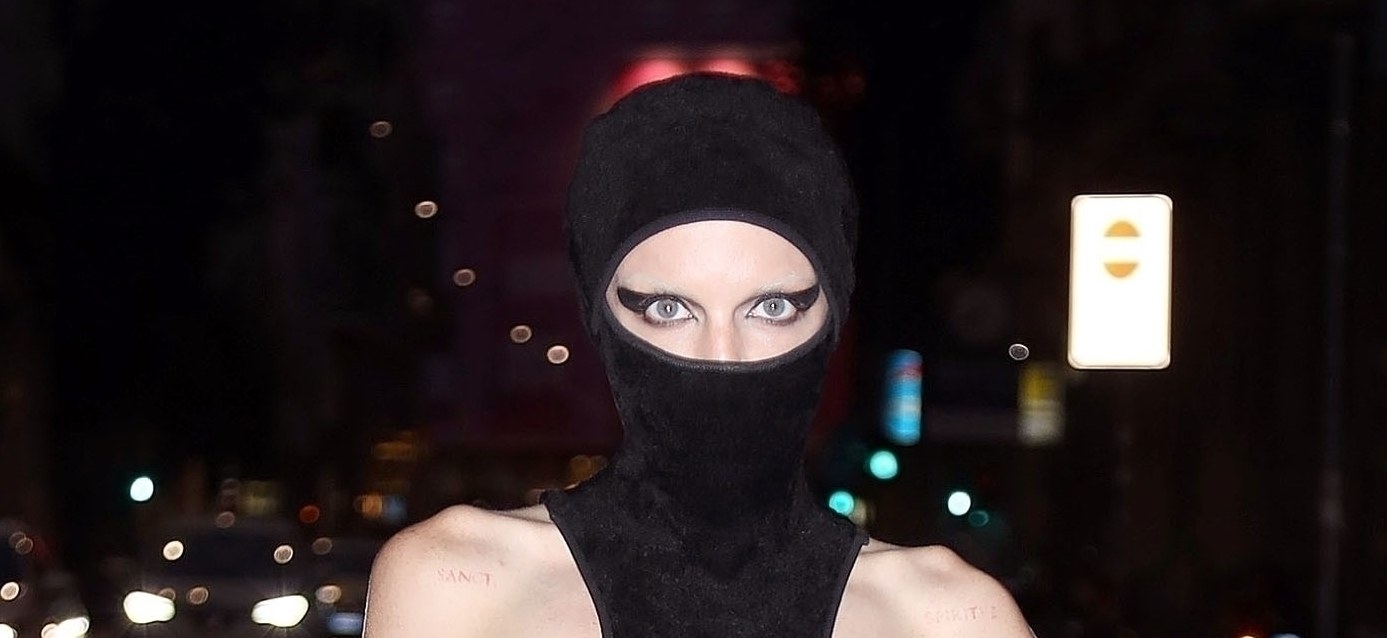 Julia Fox s Bra And Balaclava At Milan Fashion Week - 76