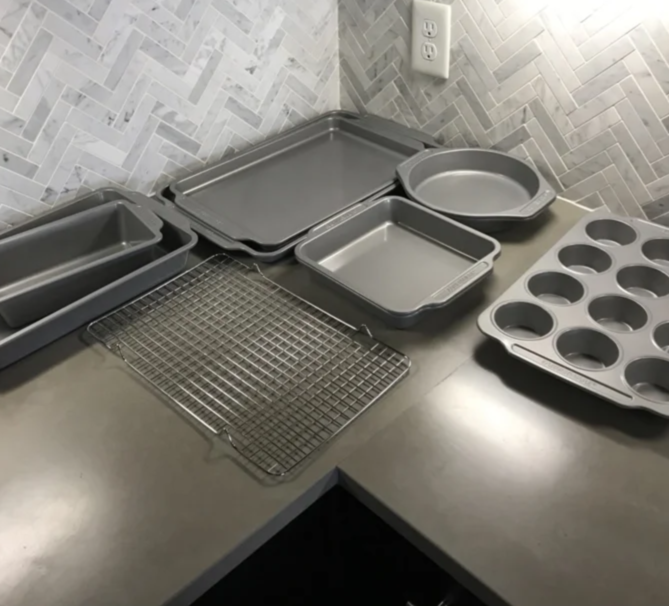 the full bakeware set on a counter