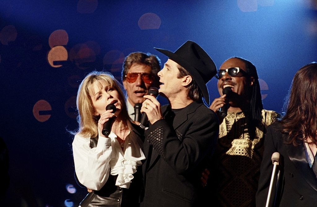 Lisa Hartman Black and Clint singing with Stevie behind them
