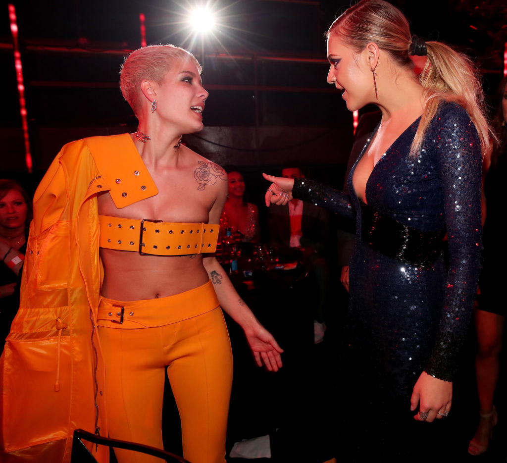 Kelsea Ballerini Calls Out Halsey In New Song - 17