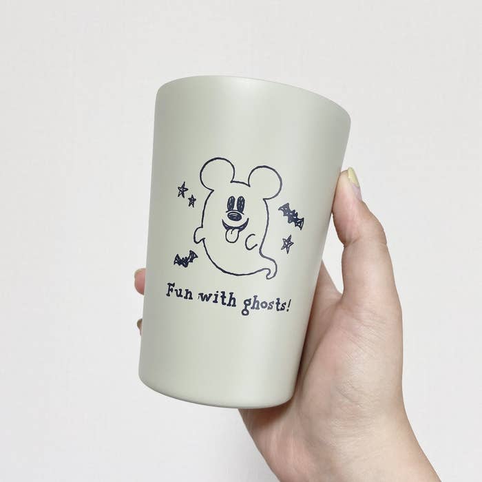 ディズニーランドの 秋限定タンブラー がめっちゃ可愛い 家でも外でもガンガン使えるわ