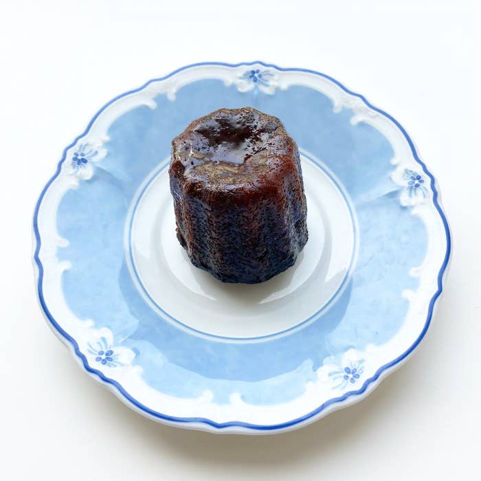 LOWSON(ローソン)の贅沢スイーツ「濃密カヌレ」