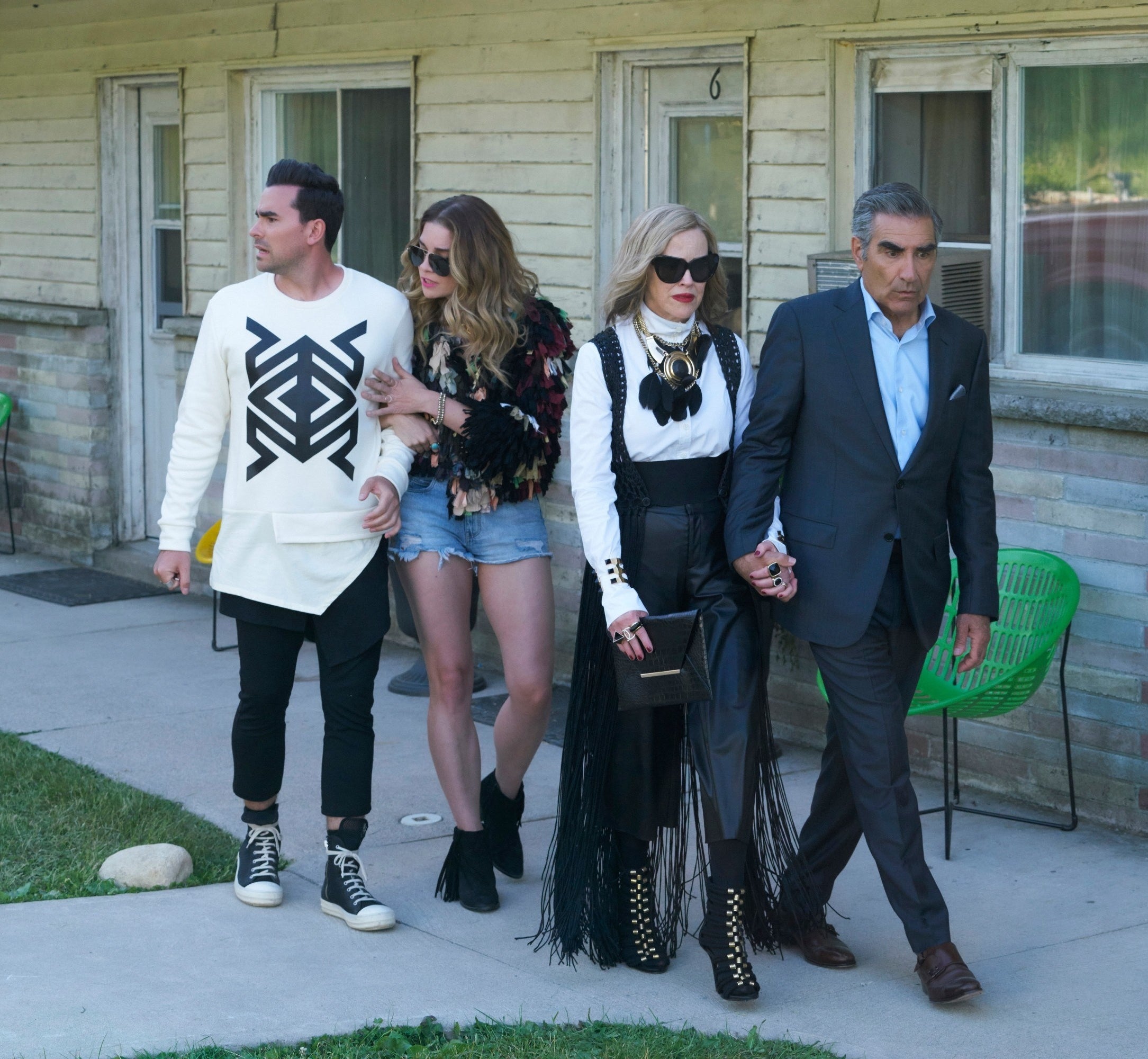 SCHITT'S CREEK, from left: Dan Levy, Annie Murphy, Catherine O'Hara, Eugene Levy, 'The Throuple', (Season 3, ep. 302, originally aired in the US on Jan. 18, 2017).