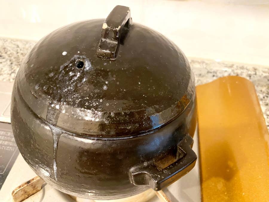 三鈴陶器の ごはん鍋 には おいしくごはんが炊ける秘密があった 2,500円以下でオーブン レンジもOKだよ