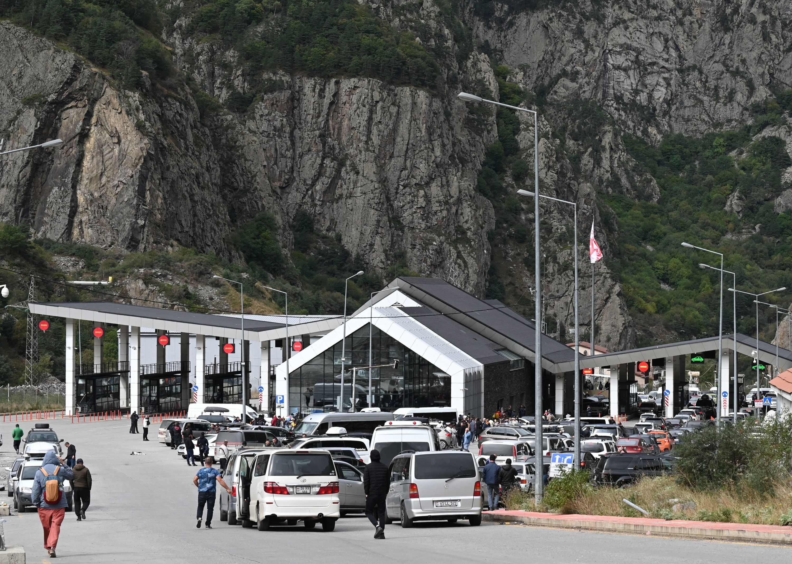 A general view of the Georgian side of the Verkhni Lars customs checkpoint crowded with a long line of cars