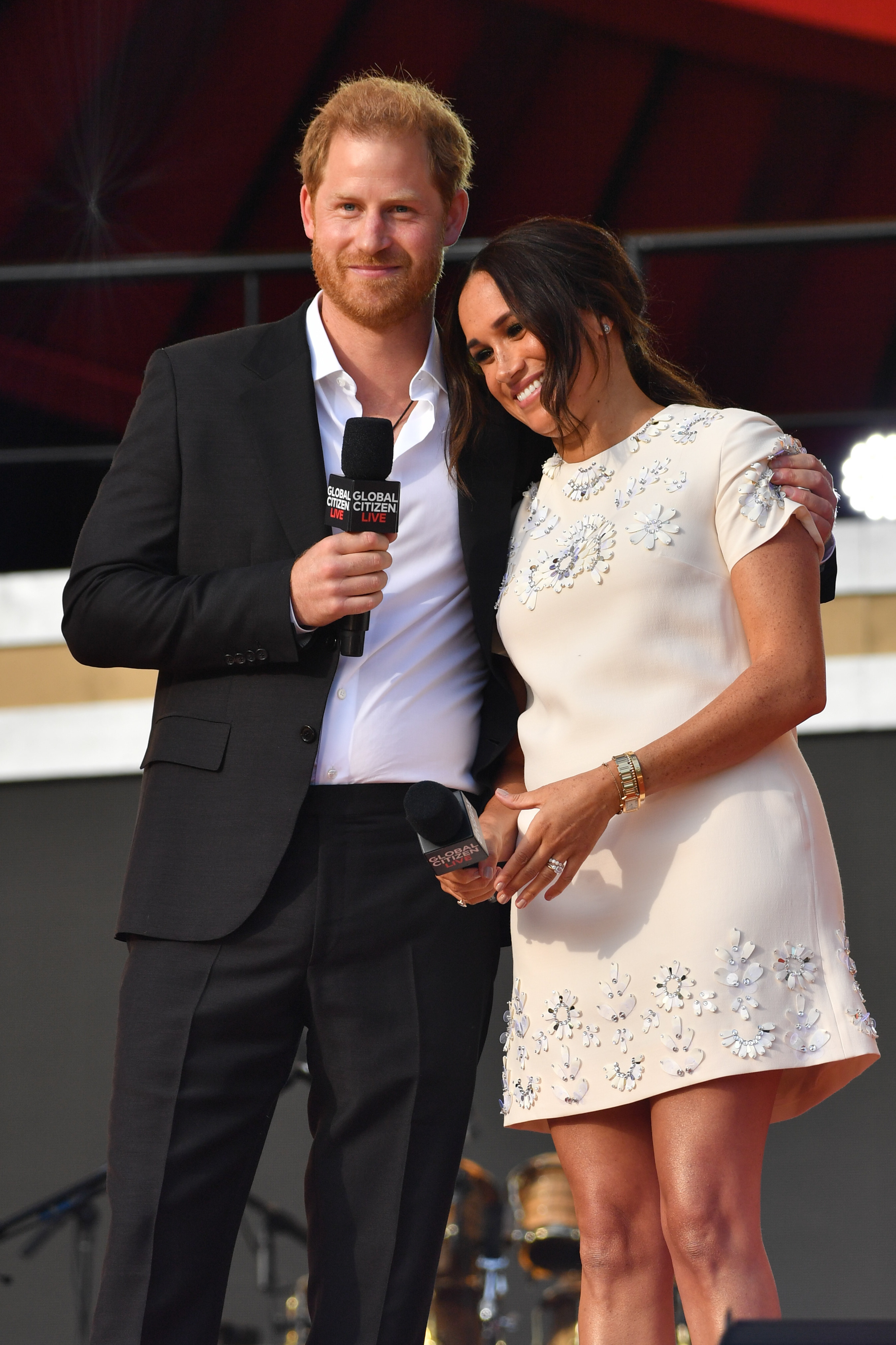 meghan and harry on stage