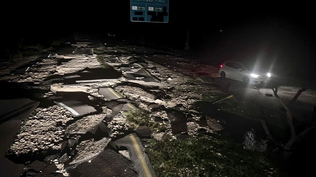 35 Pictures Of The Storm Surge In South Florida - 43