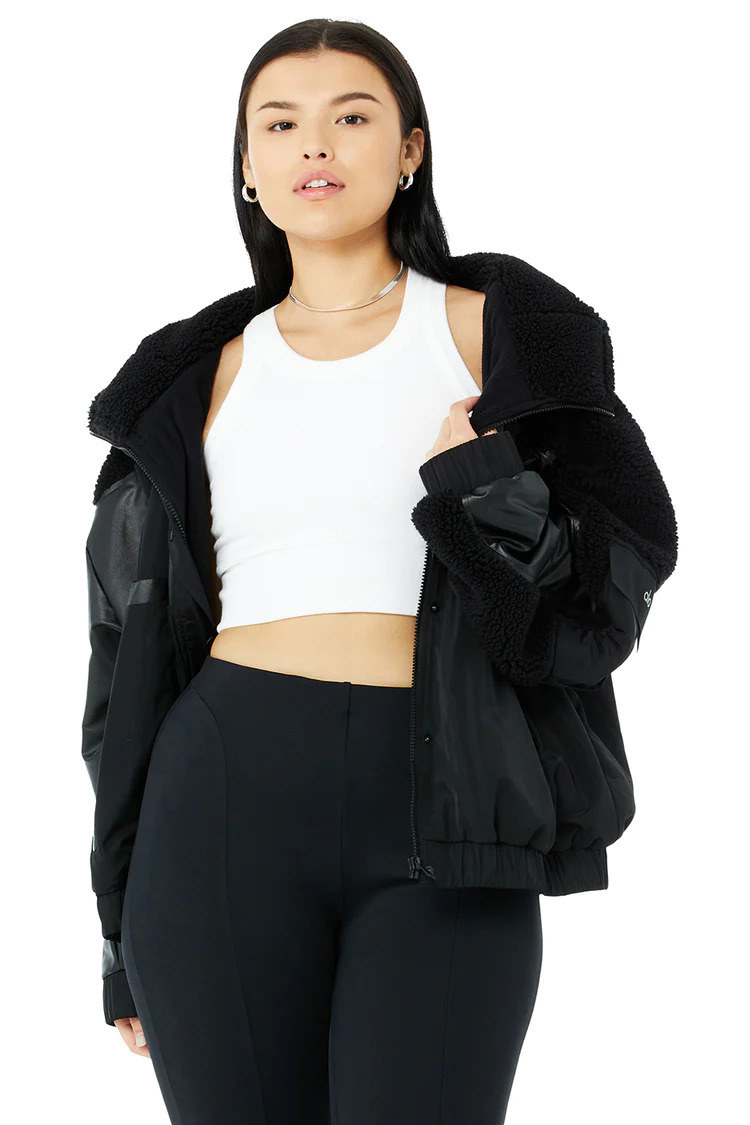 Cropped Hooded Puffer Jacket 764
