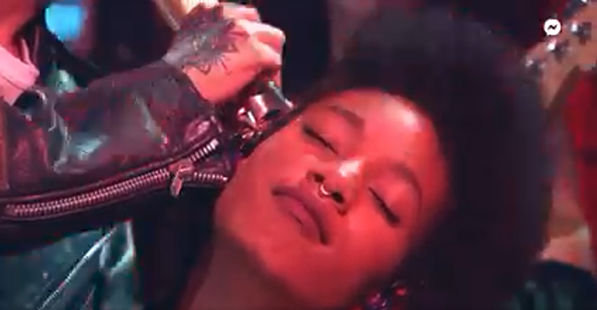 Willow Smith getting her head shaved