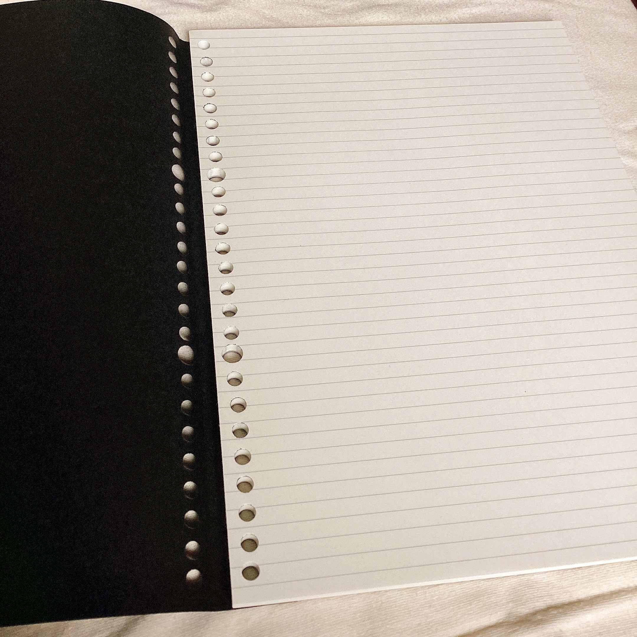 無印良品のオススメの文房具「ノート型はがせるルーズリーフ」