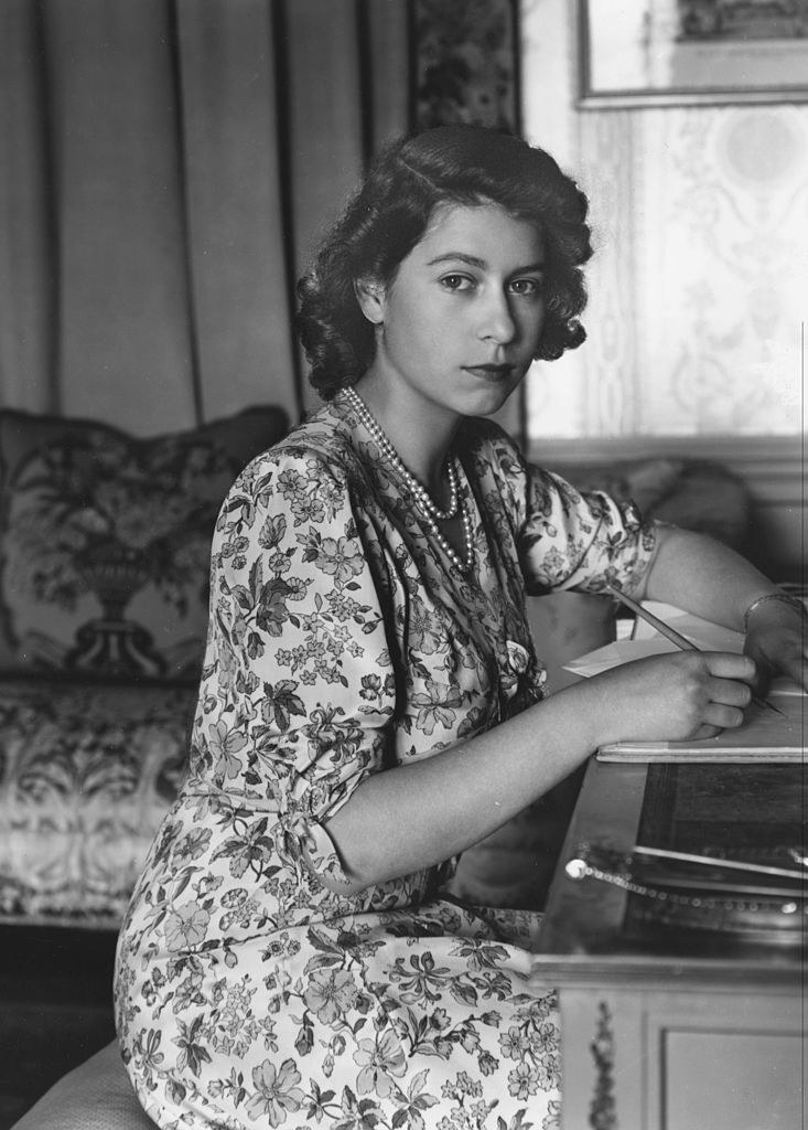 black and white photo of Queen Elizabeth as a young woman