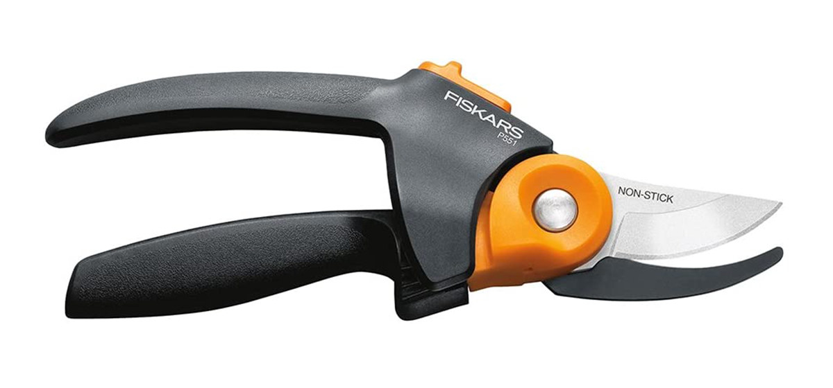 An image of Fiskars bypass pruning shears