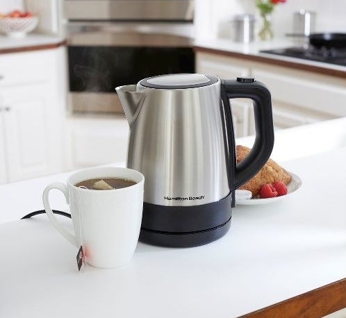 the silver electric kettle