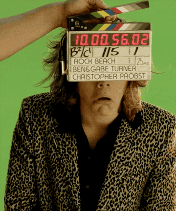 harry styles giving a funny face