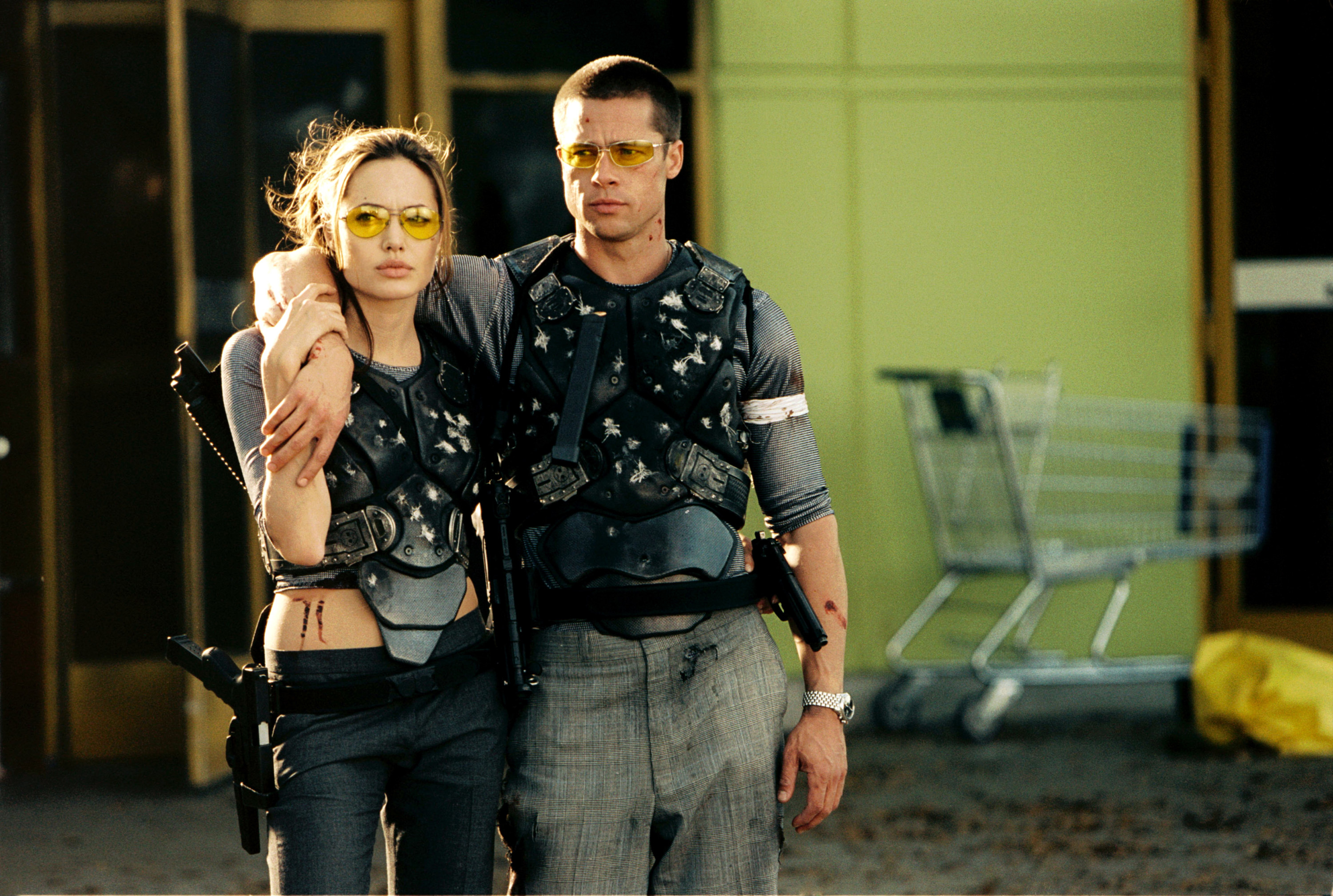 brad and angelina with scraps and weapons in the movie