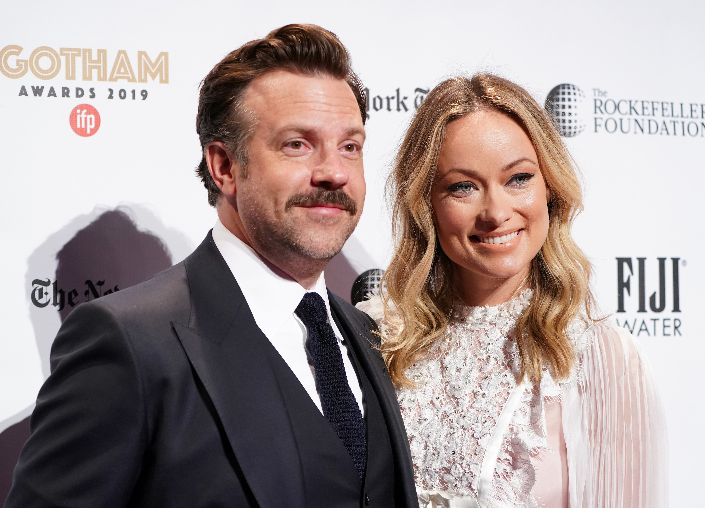 Jason and Olivia pose together at the 2019 Gotham Awards