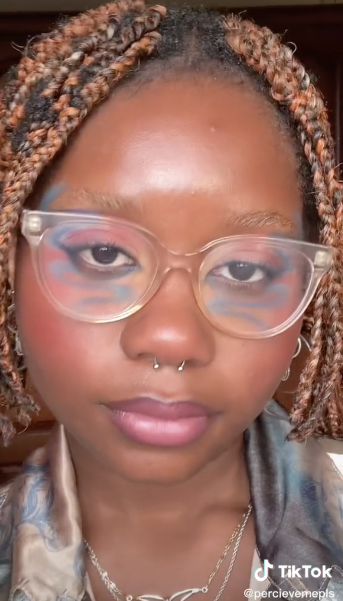 Woman Goes Viral Proving Eyeshadow Can Shine Under Glasses - 24