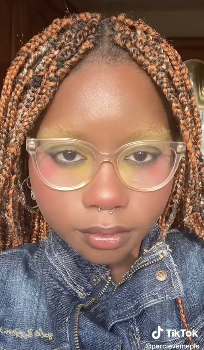 Woman Goes Viral Proving Eyeshadow Can Shine Under Glasses - 43