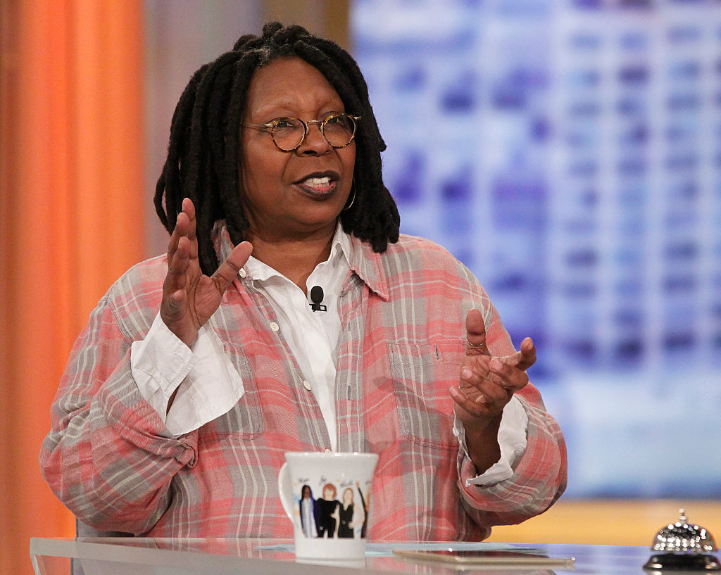 Lord Of The Rings  Whoopi Goldberg Calls Out Racist Fans - 2