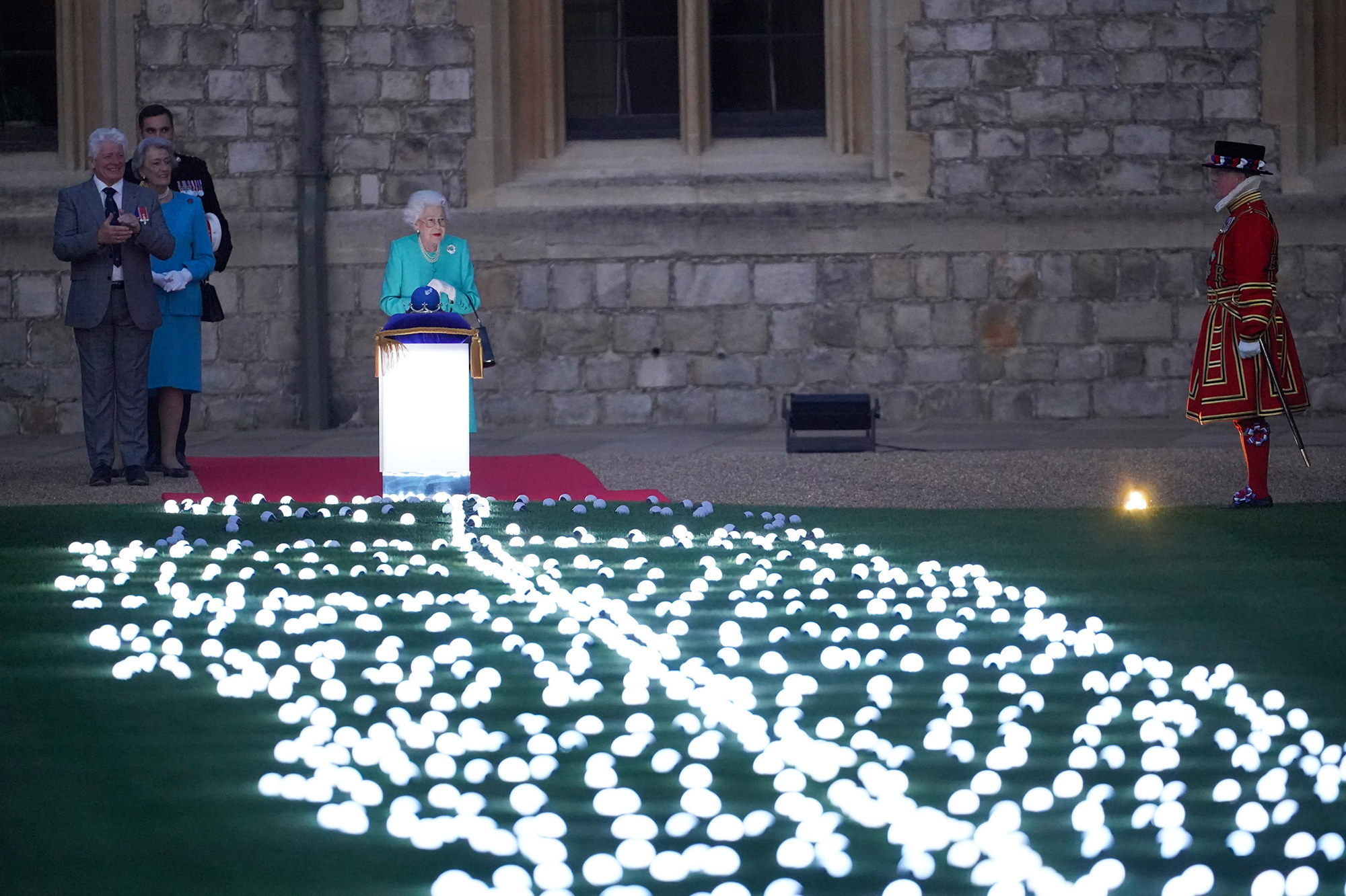 La incre ble vida de la Reina Isabel II en fotograf as - 54