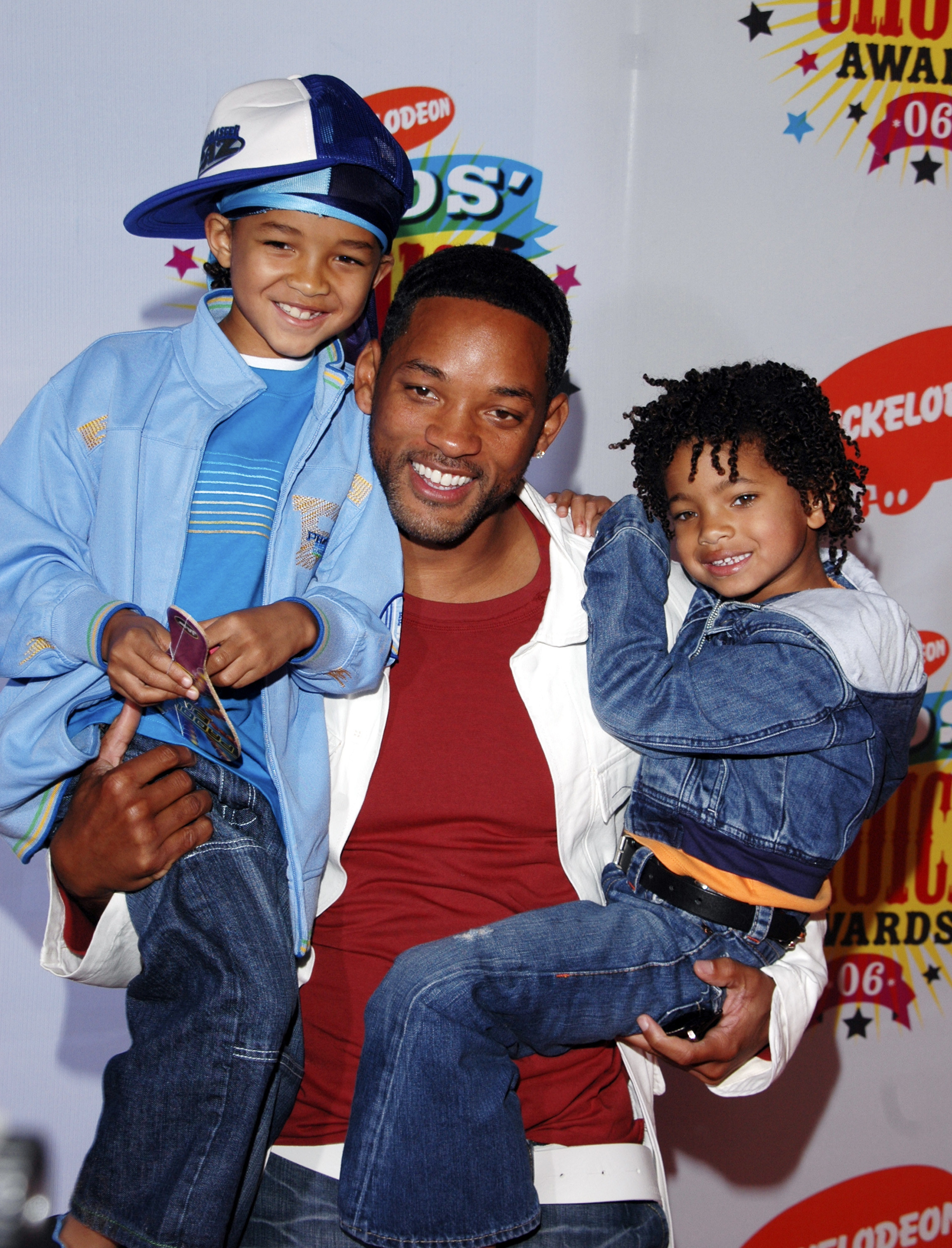 will smith holding both kids