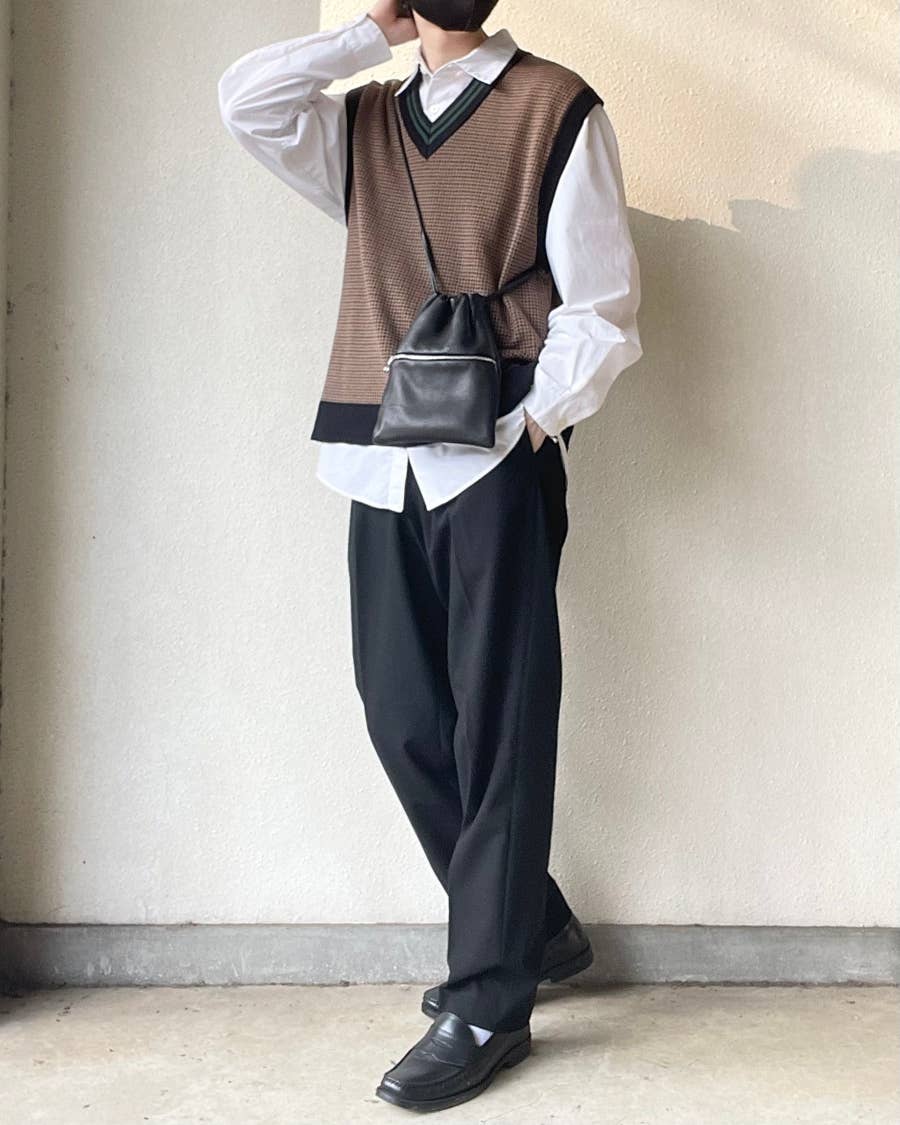 全色買えばよかった ユニクロの ゆったりパンツ 脚がすらっと見えて嬉しすぎる