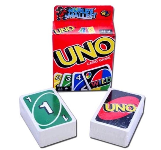 baraja de cartas del juego UNO en tamaño mini