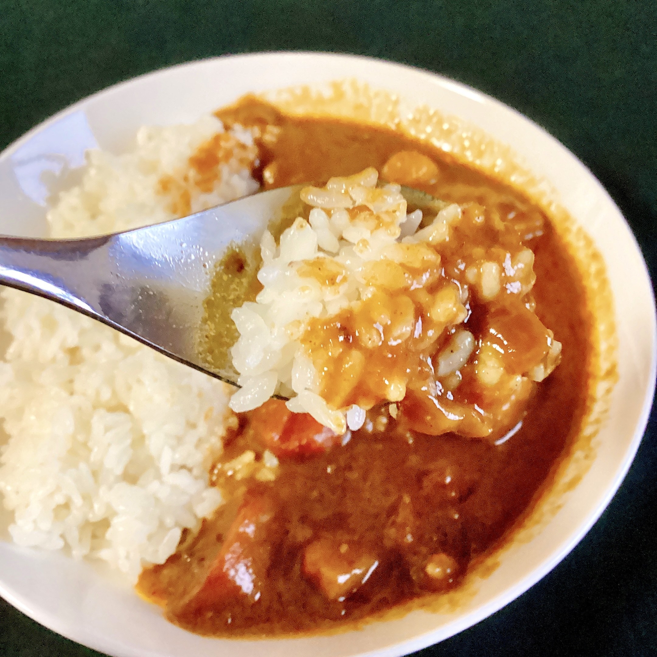 無印良品のオススメのカレー「素材を生かした ごろごろ野菜と豚ひき肉の大盛りカレー」