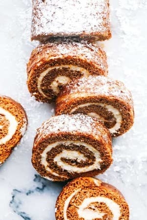 Pumpkin Roll With Cream Cheese Filling