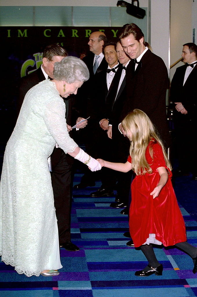 All The Random Celebs Queen Elizabeth Met - 37