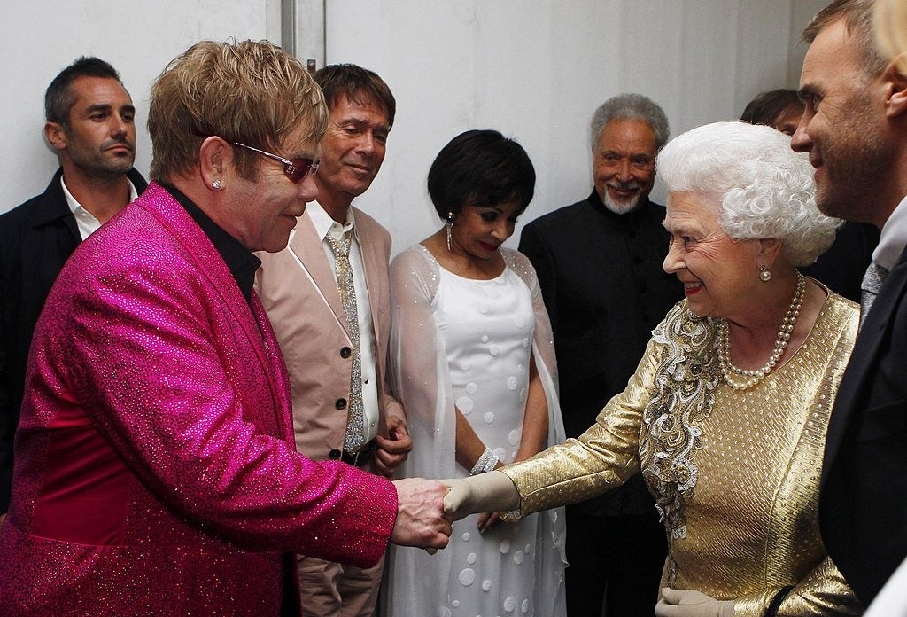 All The Random Celebs Queen Elizabeth Met - 40