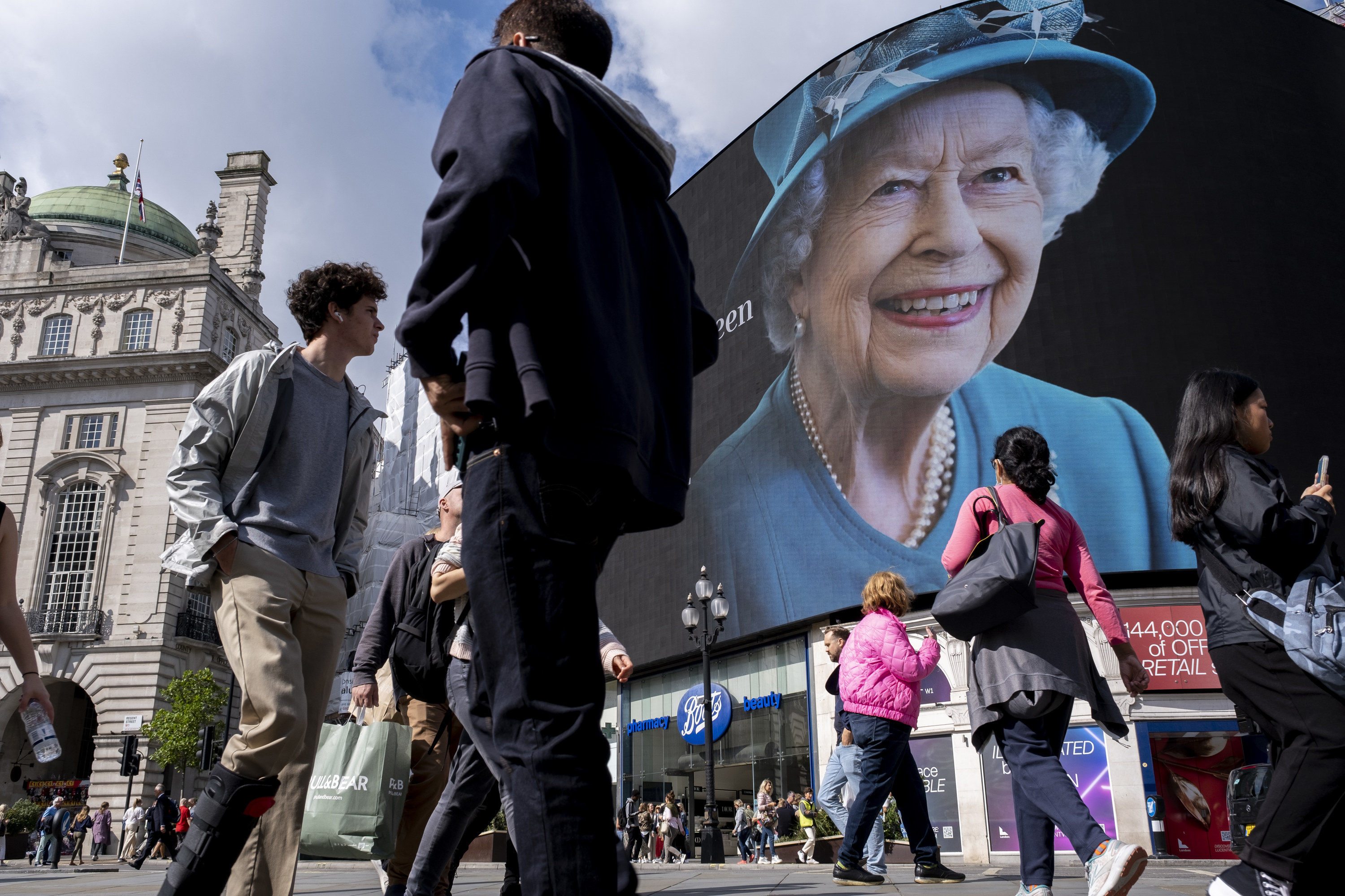 Premier League games cancelled following The Queen's death