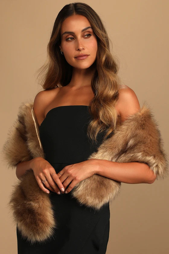 Model wearing the faux fur stole