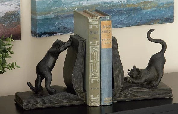 The cat bookends