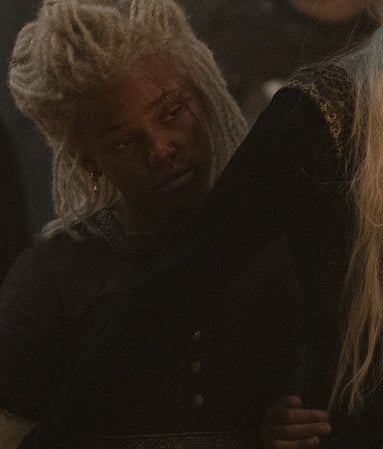 Rhaenys looking over at something