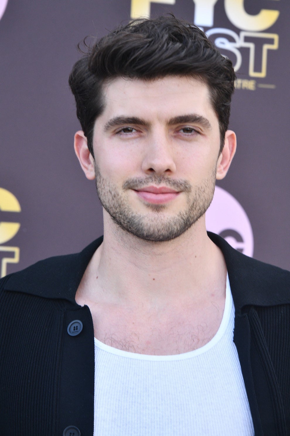 37 Celebs When They Were Little And Famous In The Early 2000s Vs. Grown