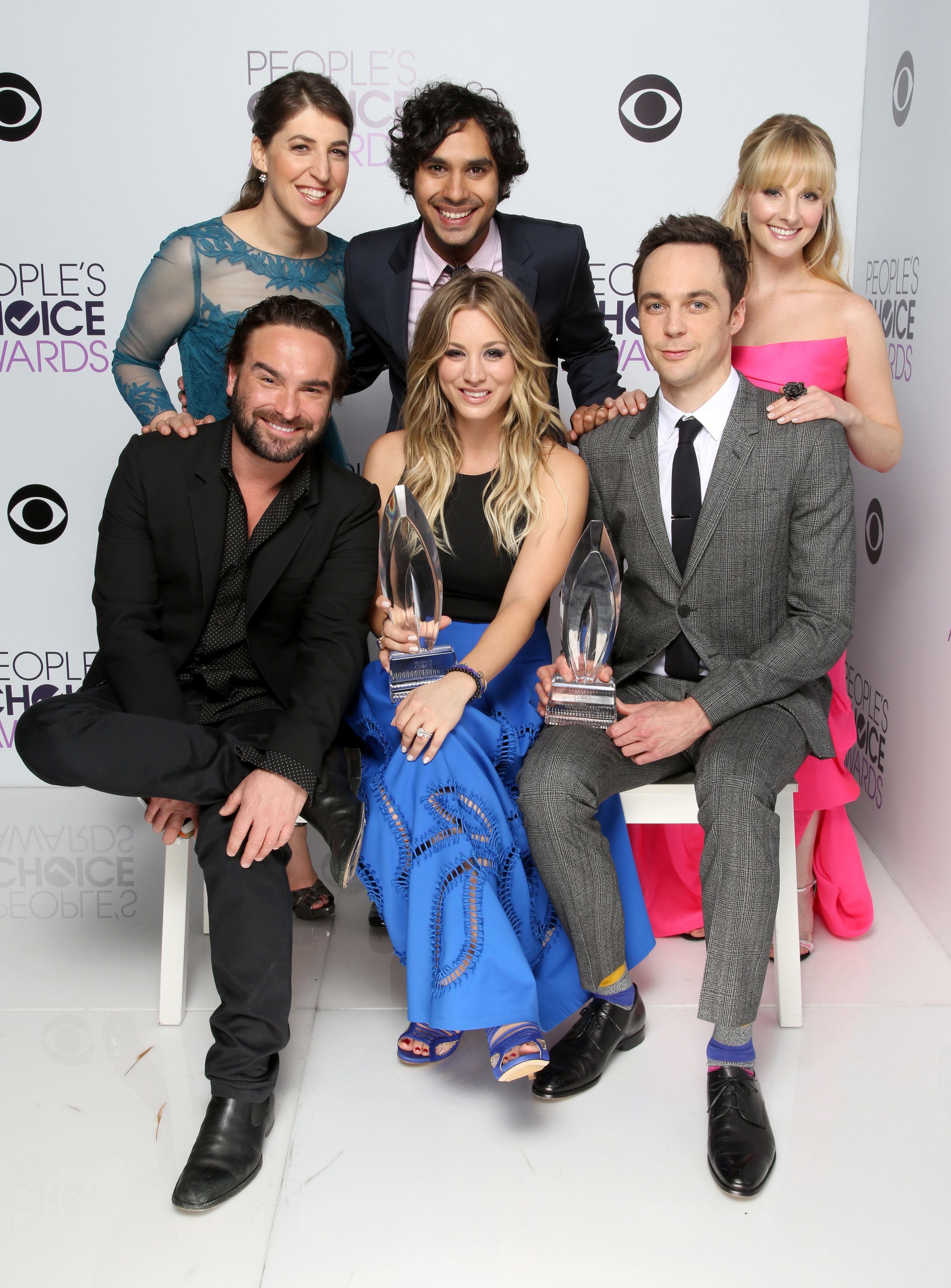 The cast posing with a People&#x27;s Choice award