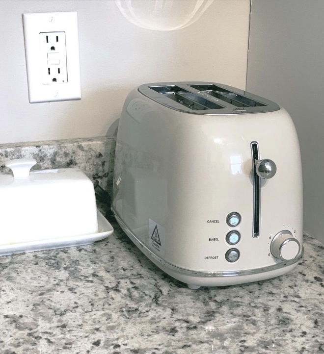 reviewer&#x27;s rounded toaster on counter
