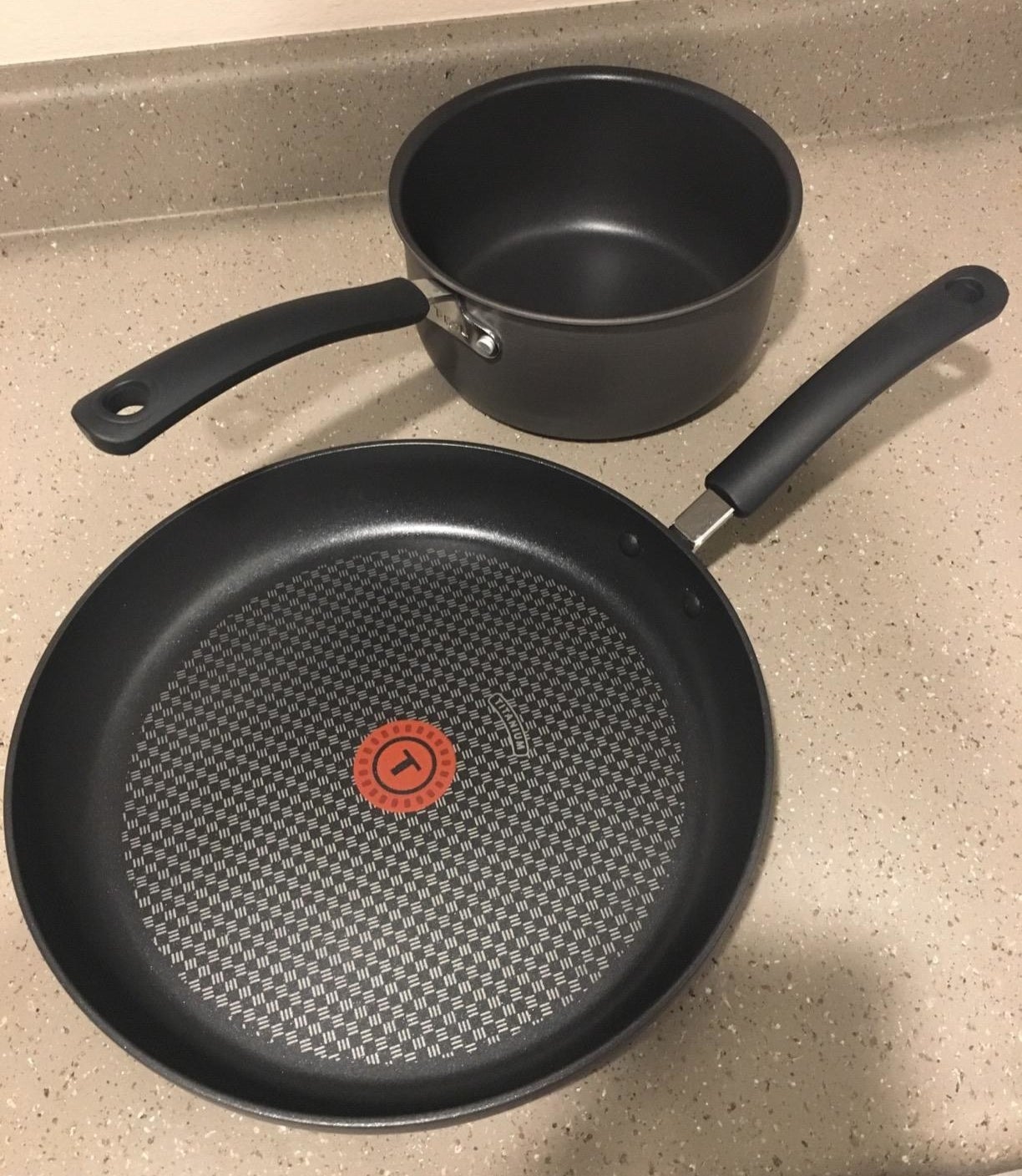 Reviewer image of two black pans